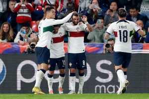 Bộ ba Man United giúp Bồ Đào Nha thắng 4-0