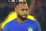 Neymar đáp trả khi bị CĐV tại Paris chiếu laser