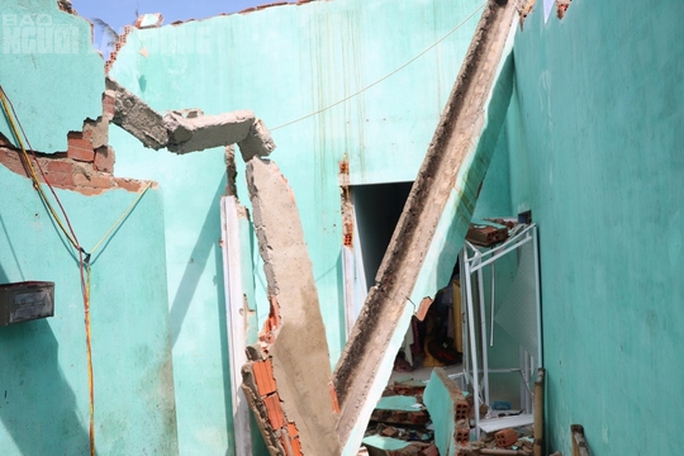 Xót xa gia cảnh người phụ nữ ở Quảng Nam bị sập nhà do bão số 4 - Ảnh 4.