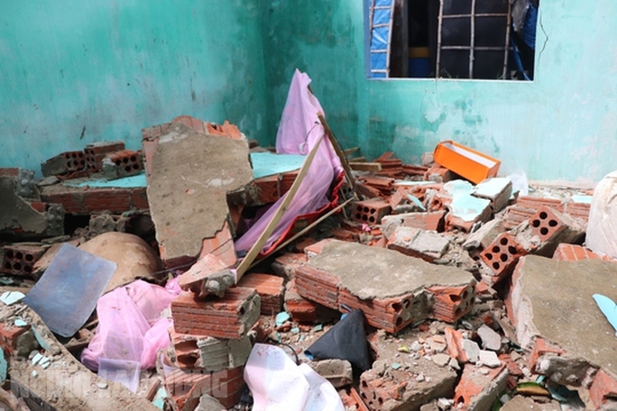 Xót xa gia cảnh người phụ nữ ở Quảng Nam bị sập nhà do bão số 4 - Ảnh 8.
