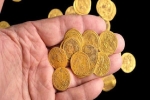 Đào bức tường cũ, phát hiện kho báu vàng ròng 1.400 năm