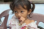 Vụ xả súng ở Thái Lan: Câu chuyện của bé gái 3 tuổi sống sót duy nhất nhờ...ngủ say