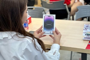 Người Việt phải chờ tới tháng 12 để mua ngay iPhone 14 Pro Max