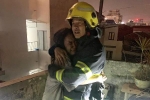 Cảnh sát cứu hỏa kể khoảnh khắc cô gái ôm chặt khóc nức nở