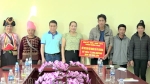 Điện Biên: Trao tiền hỗ trợ mua bò sinh sản cho các hộ nghèo xã Pá Khoang