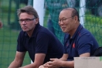 HLV Troussier nói về khả năng thay ông Park ở tuyển Việt Nam