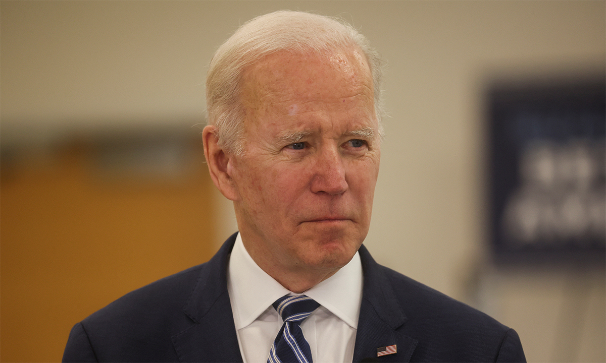 Tỉ lệ ủng hộ ông Biden giảm mạnh ngay trước thời điểm quan trọng