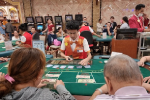 Người Việt ăn ngủ tại chỗ để đánh bạc trong casino tại Campuchia