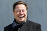 Vì sao Elon Musk gửi email cho nhân viên vào giờ trái khoáy