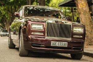 Không ai đặt cọc mua Rolls-Royce Phantom Lửa Thiêng