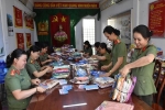 CLIP: Xúc động hình ảnh phụ nữ ở Tiền Giang chuẩn bị 800 bộ áo dài cho cô giáo vùng cao