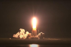 NASA thành công phóng tên lửa Artemis 1 sau nhiều lần hoãn