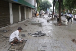 Vỉa hè bị đào xới cuối năm ở Hà Nội: Mỗi đường, mỗi phố một loại đá
