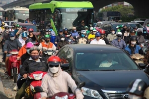 Hà Nội: Xén hơn 500m dải phân cách đường Nguyễn Xiển nhằm giảm ùn tắc