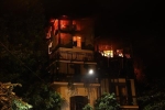 Hiện trường cháy 3 cửa hàng ở phố cổ Hà Nội trong đêm