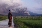 Núi lửa phun trào 1,5 km, Indonesia phát báo động cao nhất