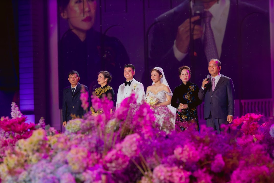 Choáng ngợp với hôn lễ khủng tốn nhiều triệu đô tại Kiên Giang, mời đạo diễn lễ khai mạc SEA Games 'cầm trịch' - 13