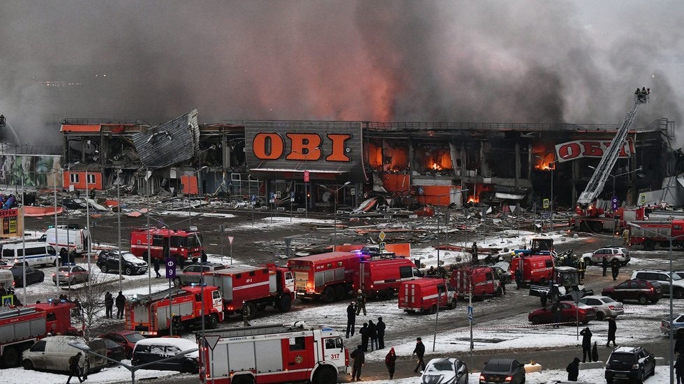Cháy lớn tại trung tâm mua sắm ở thủ đô Nga