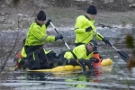 Ba bé trai Anh thiệt mạng sau khi rơi xuống hồ đóng băng