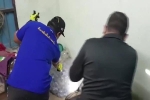 Video: Bàng hoàng phát hiện rắn hổ mang 'ẩn náu' trong nhà