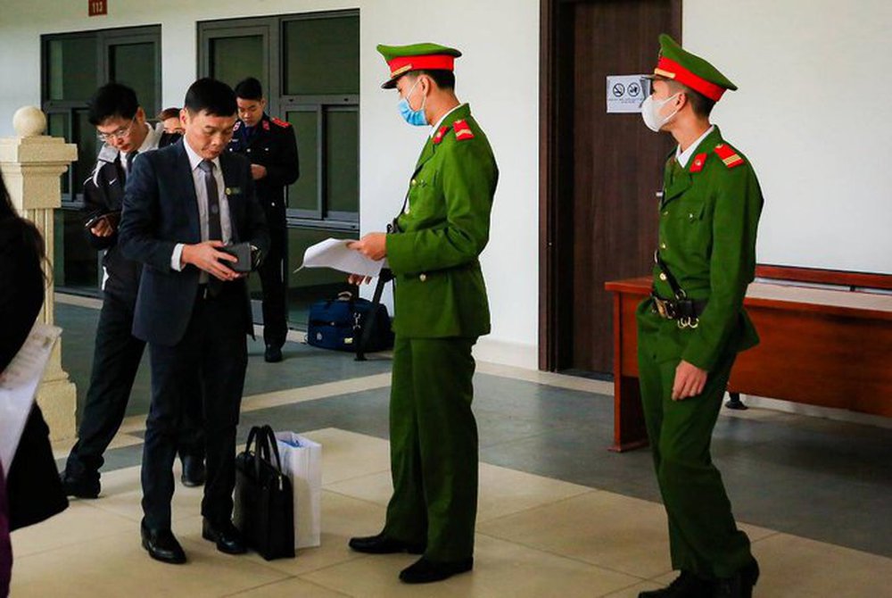 Cựu bí thư, chủ tịch Đồng Nai nhận hối lộ hàng chục tỉ đồng từ Nhàn AIC hầu toà - Ảnh 16.