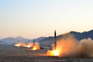 Triều Tiên phóng tên lửa vào vùng biển phía Đông Hàn Quốc