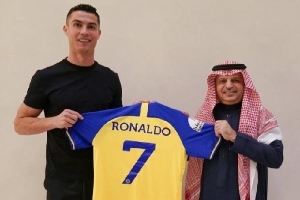Al Nassr công bố thương vụ Ronaldo