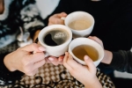 Cách uống cà phê, trà và rượu vang để kéo dài tuổi thọ