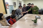 Hà Nội: Gia đình du khách Nhật nhận lại tiền bị taxi 'chặt chém'