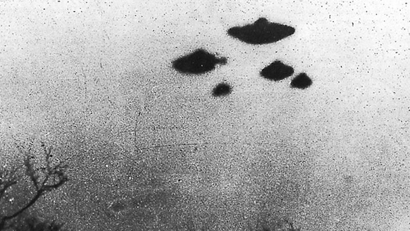 Chấn động: Hàng trăm tài liệu mật của CIA về UFO bất ngờ công khai - 2