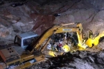 Sạt mỏ đất, thợ lái máy xúc bị vùi chết ở độ sâu 10m
