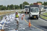 Cả trăm thùng bia rơi khắp mặt đường, cao tốc TP.HCM - Trung Lương ùn tắc 3km