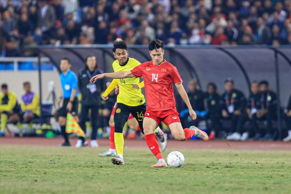 Tuyển Việt Nam vượt qua vòng bảng với ngôi nhất bảng B sau 4 trận bất bại, trong đó có chiến thắng ấn tượng 3-0 trước Malaysia. Ảnh: Minh Dân