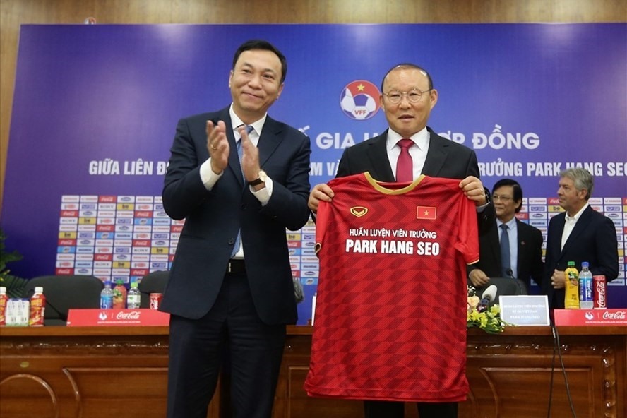 Huấn luyện viên Park Hang-seo ngày ra mắt bóng đá Việt Nam cách đây 5 năm. Ảnh: Hải Đăng