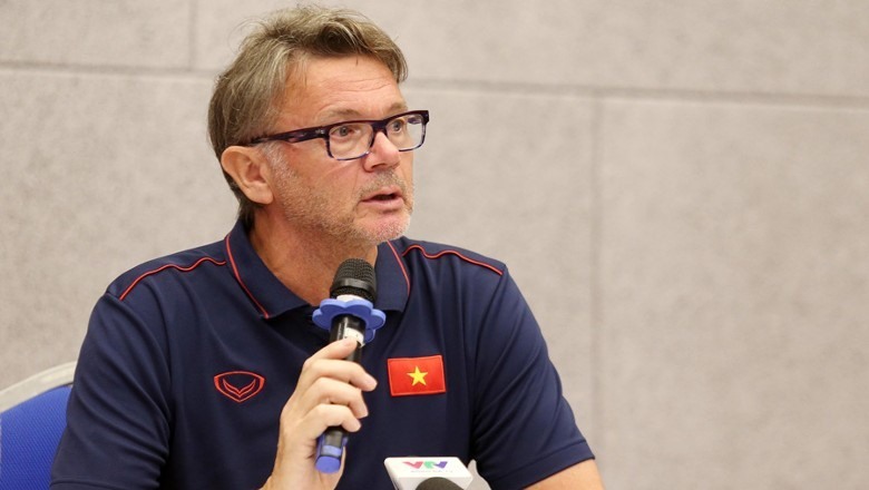 Huấn luyện viên người Pháp đã có 4 năm làm việc với bóng đá Việt Nam. Ảnh: VFF