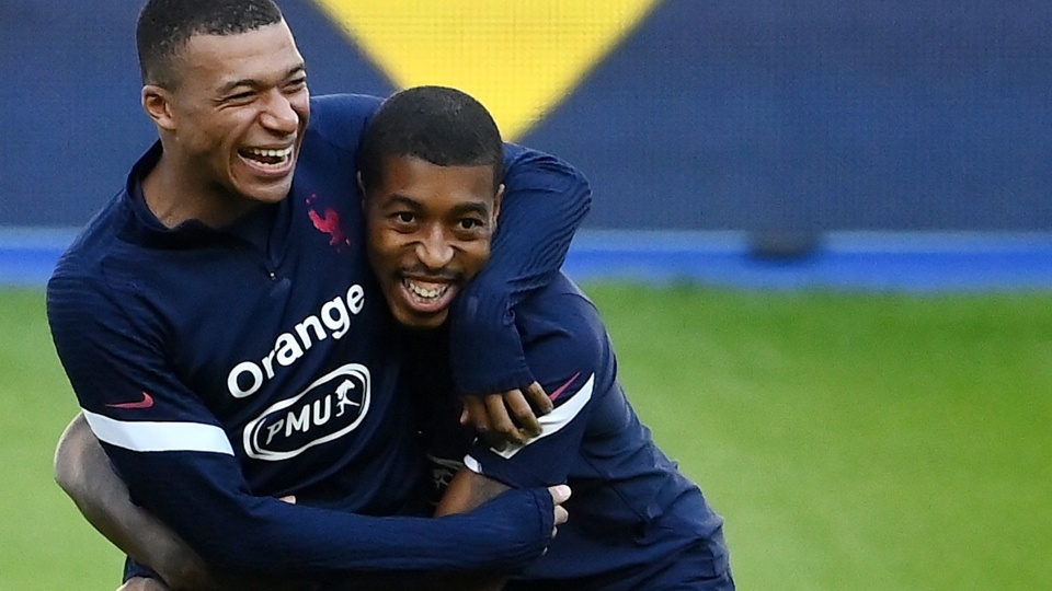 Cầu thủ PSG phản ứng khi Mbappe lên chức đội phó