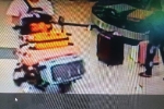 Truy tìm người 'cầm nhầm' chiếc vali to ở sân bay Phú Quốc
