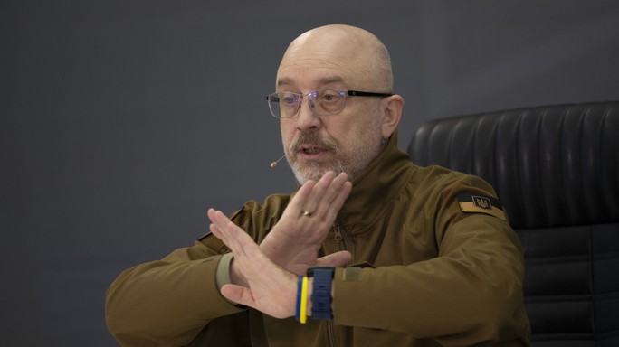 Ukraine sắp thay bộ trưởng quốc phòng? - Ảnh 1.