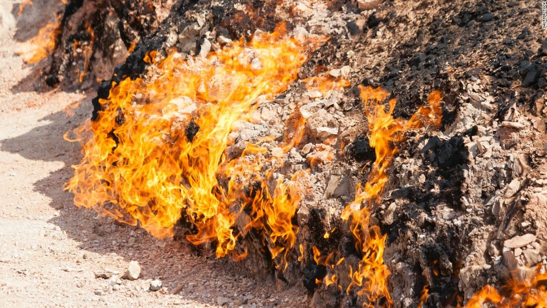 Chuyện kỳ quái về ngọn lửa &quot;bất tử&quot;: Đã cháy hơn 4.000 năm và chưa có dấu hiệu dừng lại - Ảnh 2.