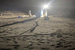 Phát hiện thi thể người đàn ông dạt vào bãi biển Cồn Vành
