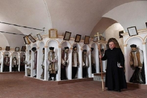 Cảnh tượng kinh ngạc trong tu viện cổ chứa 8.000 xác ướp