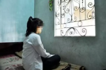 Choáng vụ nữ sinh lớp 7 tự sinh con trong nhà tắm ở Bắc Giang