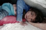 Thảm hoạ động đất: Bé gái Syria 5 tuổi che chắn cho em trai giờ ra sao?