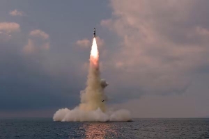 Triều Tiên bắn tên lửa hành trình từ tàu ngầm 8.24 Yongung