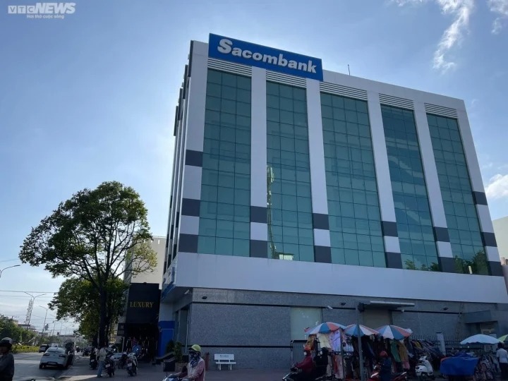 Cách chức Giám đốc Sacombank Khánh Hòa vì liên quan đến vụ tiền gửi của khách hàng 'biến mất'