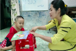 Ngỡ ngàng trước em bé 37 tháng tuổi biết đọc và tính nhẩm, sành sỏi tiếng Việt lẫn tiếng Anh