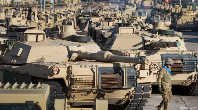 Mỹ chuẩn bị đưa đến Ukraine xe tăng Abrams phiên bản đặc biệt - Ảnh 1.