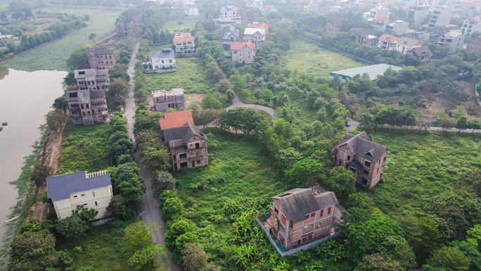 Chủ tịch Hà Nội chỉ đạo nóng vụ 64 dự án ôm đất rồi bỏ hoang - Ảnh 1.