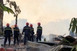 Nhà dân ở TP.HCM bốc cháy sau tiếng nổ lớn