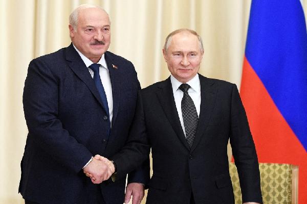 Ông Putin tuyên bố triển khai vũ khí hạt nhân chiến thuật tới Belarus